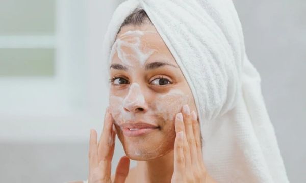 Cleansing Oil or Foam? What’s the Difference