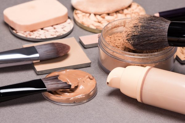 The Pros and Cons of Different Foundation Formulas