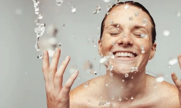 Die Bedeutung von Wasser für Ihre Haut