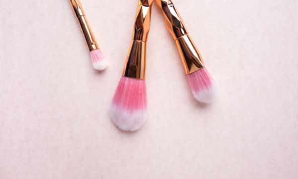 5 Essential Makeup Brushes You Need In Your Makeup Bag
